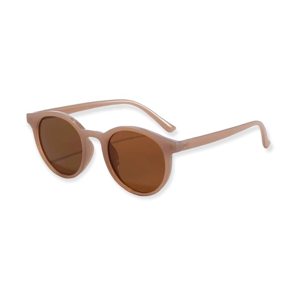 Accessories - 🆕Brown Tinted Round Lens Sunglasses